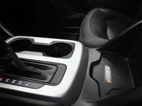 Used 2022 Chevrolet Colorado ZR2 w/ ZR2 Midnight Special Edition AWD/4WD image 29