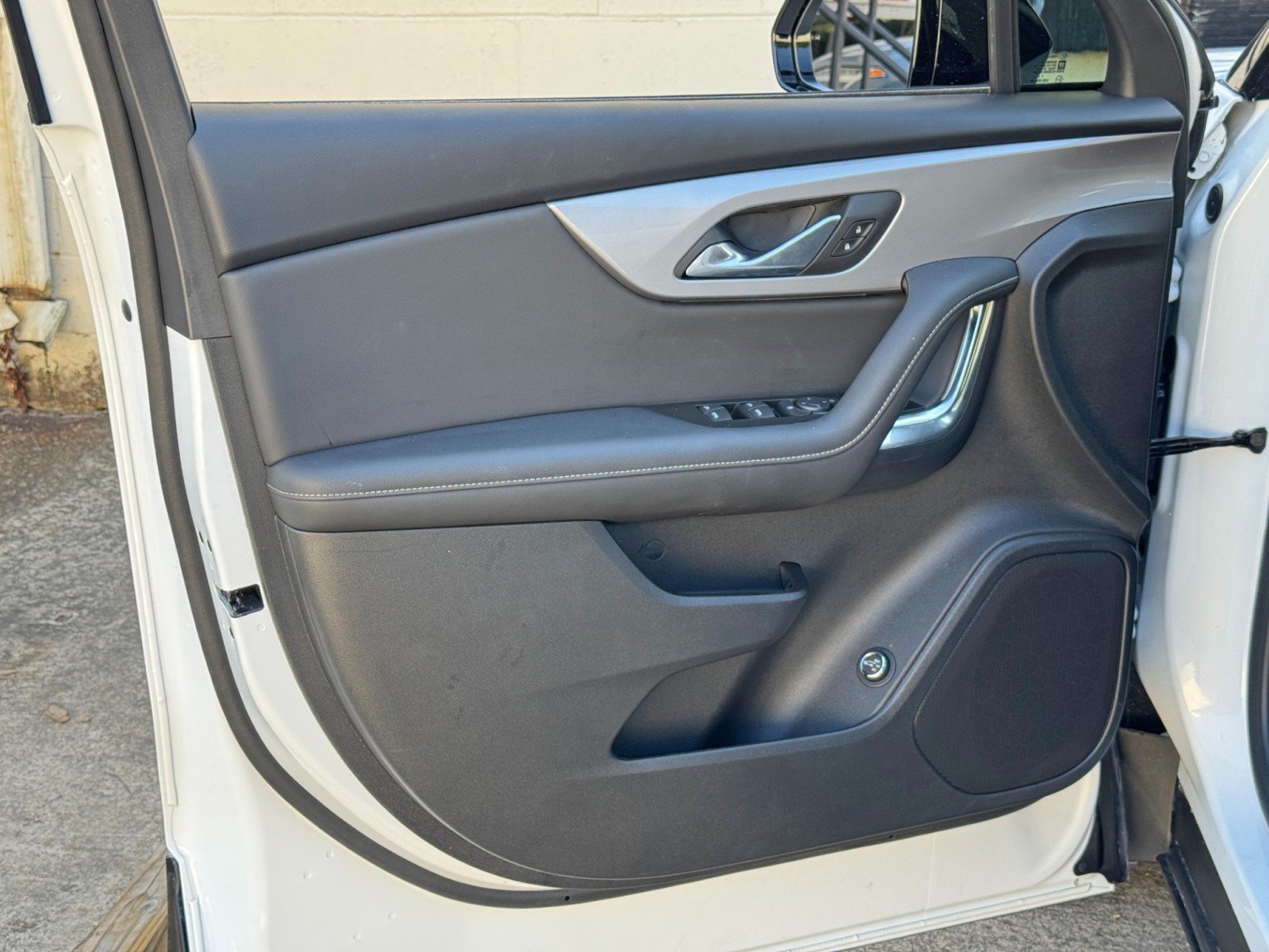 Used 2026 Chevrolet Blazer LT w/ Convenience Package FWD image 39