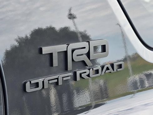 Used 2025 Toyota 4Runner TRD Off-Road Premium AWD/4WD image 31