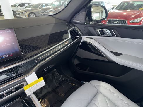 New 2026 BMW X6 xDrive40i w/ Climate Comfort Package image 21