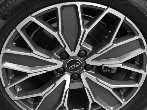 Used 2025 Audi Q5 Premium w/ Premium Plus AWD/4WD image 19