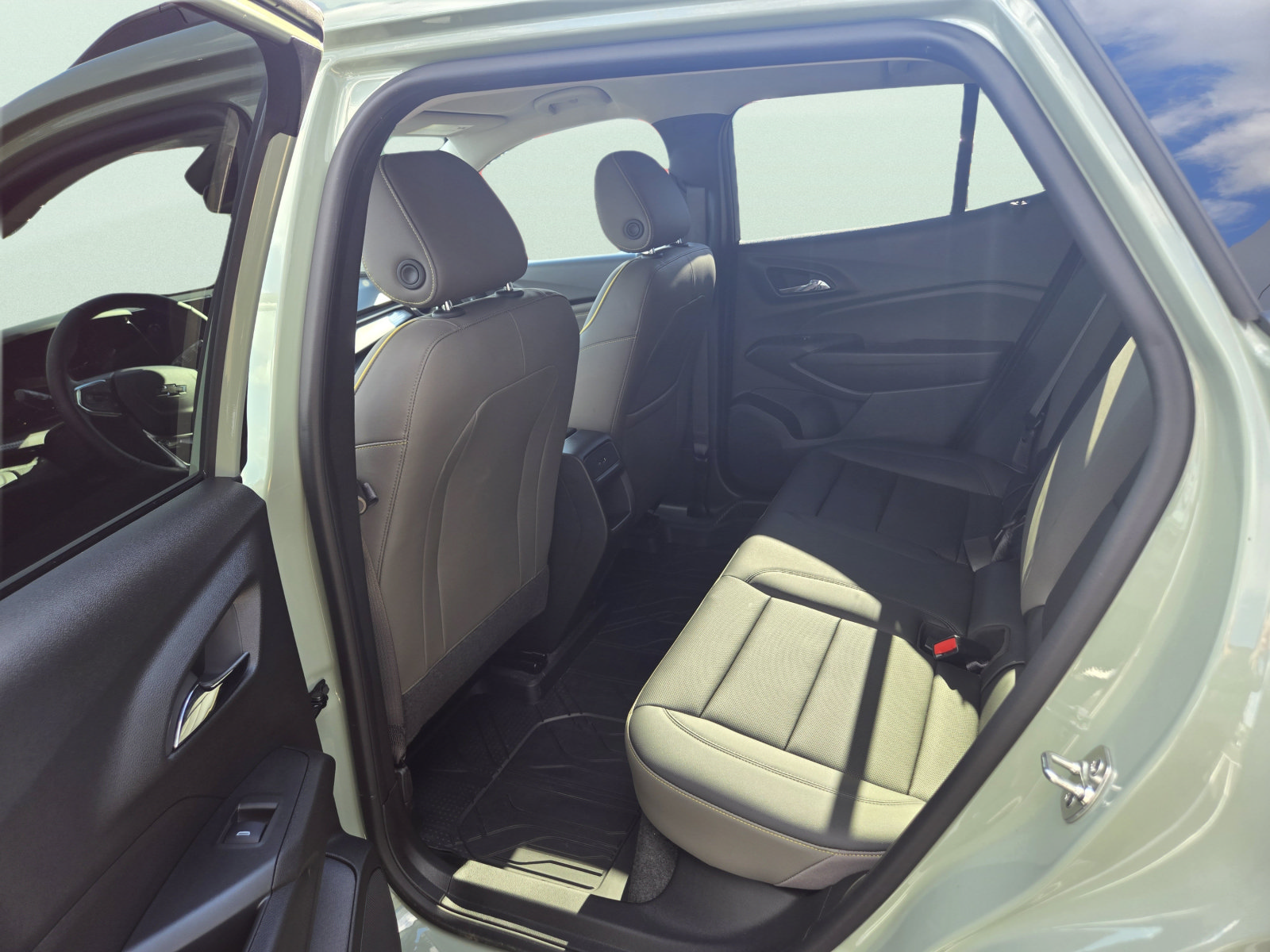 Used 2025 Chevrolet Trax ACTIV w/ Driver Confidence Package FWD image 15