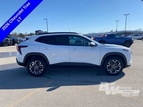 New 2026 Chevrolet Trax LT w/ Driver Confidence Package FWD image 6
