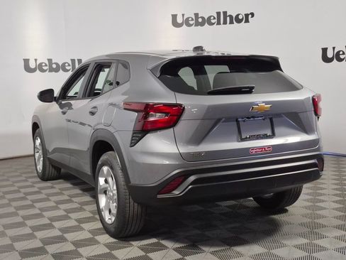 New 2026 Chevrolet Trax LS w/ LS Convenience Package FWD image 5
