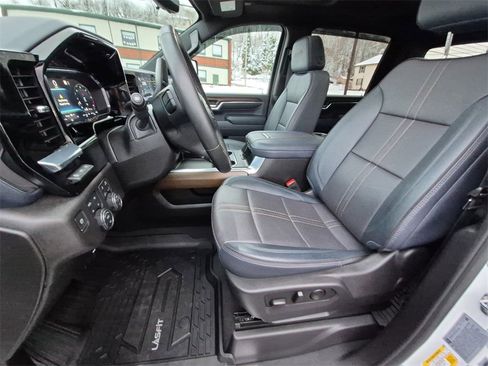 Used 2024 Chevrolet Silverado 2500 High Country w/ High Country Premium Package image 18