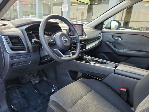 Used 2023 Nissan Rogue SV image 19