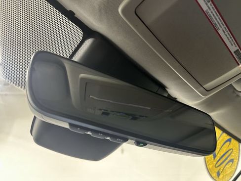 Used 2022 Toyota Highlander XLE FWD image 27