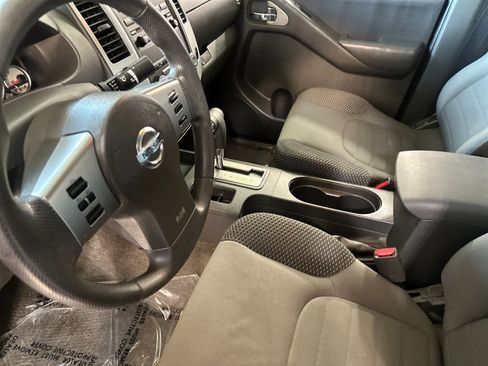Used 2012 Nissan Frontier SV w/ Sport Appearance Pkg RWD image 12
