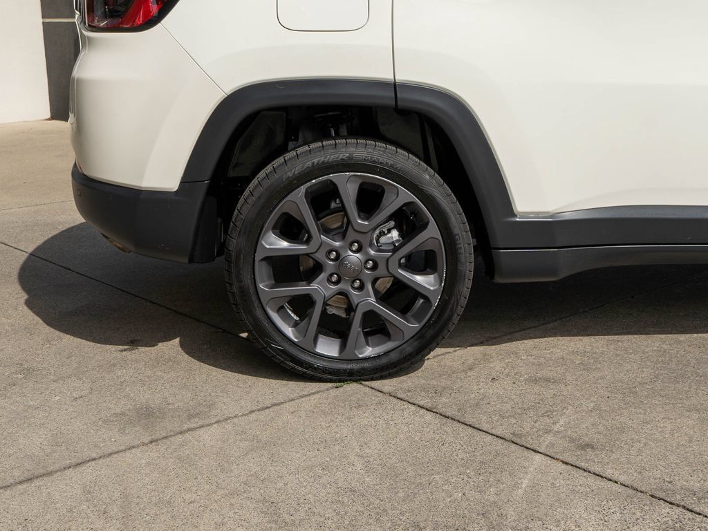 Used 2021 Jeep Compass Latitude w/ Sun and Sound Group AWD/4WD image 37