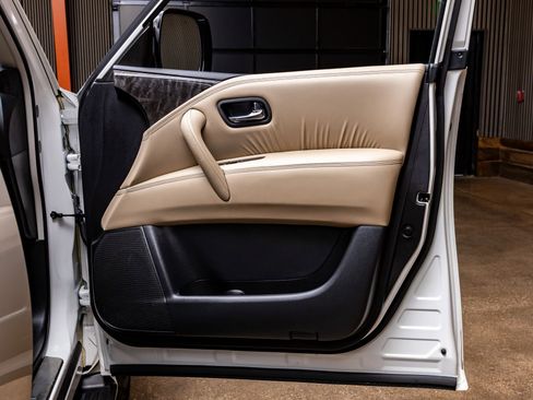 Used 2023 Nissan Armada Platinum w/ Captain's Chairs Package image 33