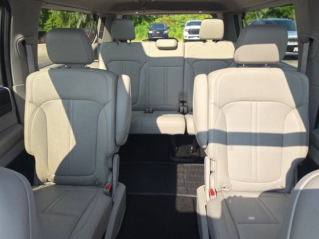 Used 2024 Jeep Wagoneer L Series II w/ Convenience Group I AWD/4WD image 31