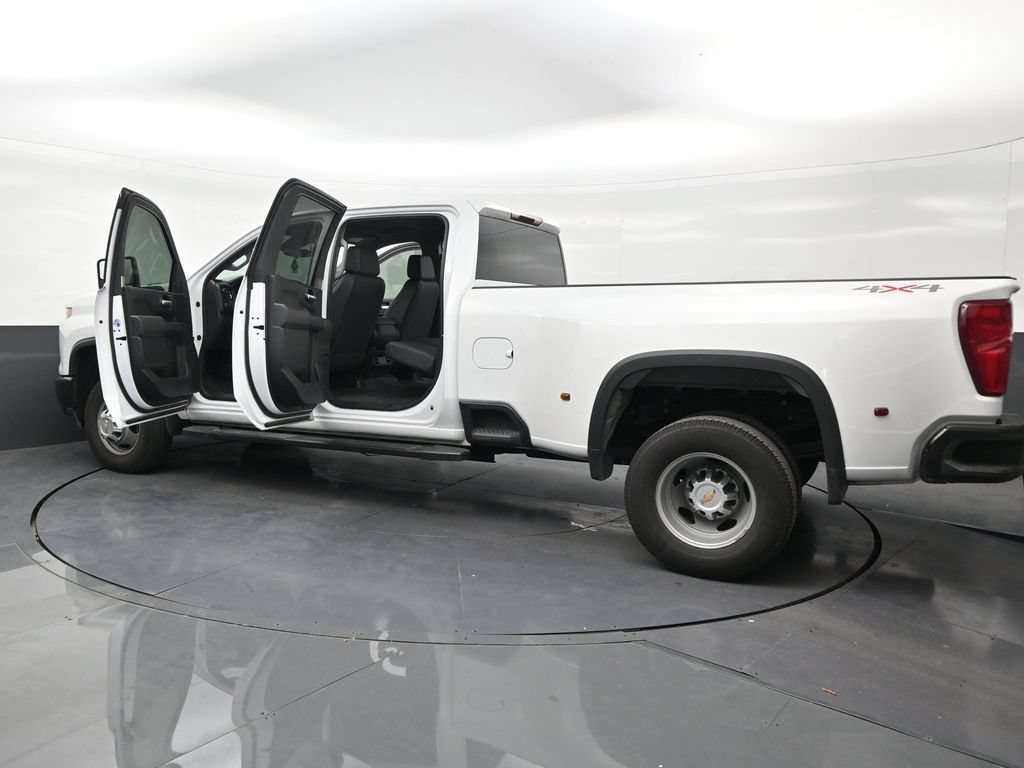 Used 2025 Chevrolet Silverado 3500 W/T AWD/4WD image 30