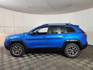 Used 2020 Jeep Cherokee Trailhawk w/ Cold Weather Group AWD/4WD video 4