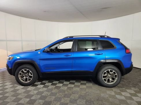 Used 2020 Jeep Cherokee Trailhawk w/ Cold Weather Group AWD/4WD image 4