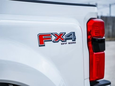 Used 2026 Ford F450 Lariat w/ FX4 Off-Road Package AWD/4WD image 11