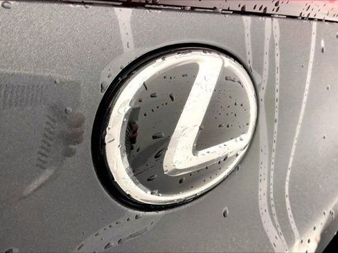 Used 2019 Lexus UX 200 w/ Premium Package image 31