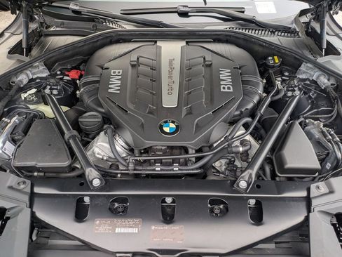 Used 2015 BMW 750Li RWD image 10