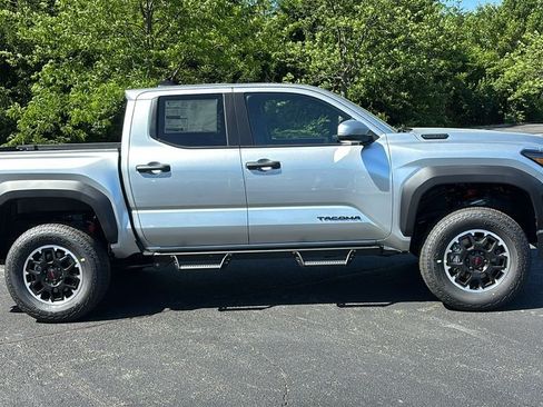 New 2026 Toyota Tacoma TRD Off-Road w/ TRD Off Road Upgrade Package AWD/4WD image 33