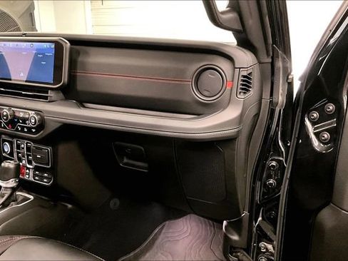 Used 2024 Jeep Wrangler Unlimited Rubicon AWD/4WD image 18