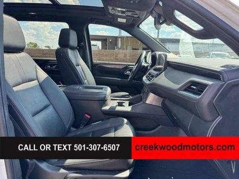 Used 2024 Chevrolet Suburban RST w/ Luxury Package AWD/4WD image 11