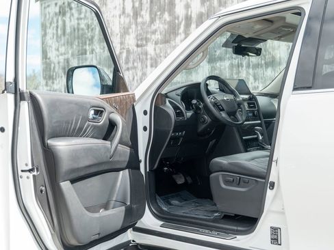 Used 2024 Nissan Armada Platinum w/ Captain's Chairs Package image 11