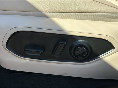 Used 2023 Jeep Grand Cherokee 4WD 4xe image 12