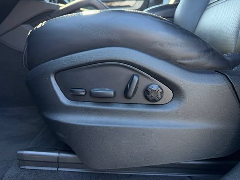 Certified 2024 Porsche Cayenne AWD/4WD image 27