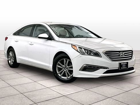 Used 2015 Hyundai Sonata SE image 2