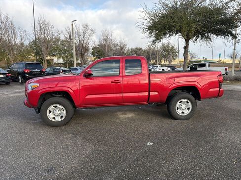 Used 2022 Toyota Tacoma SR image 2