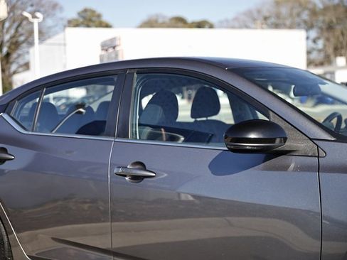 Used 2020 Nissan Sentra SR w/ Lighting Package image 11