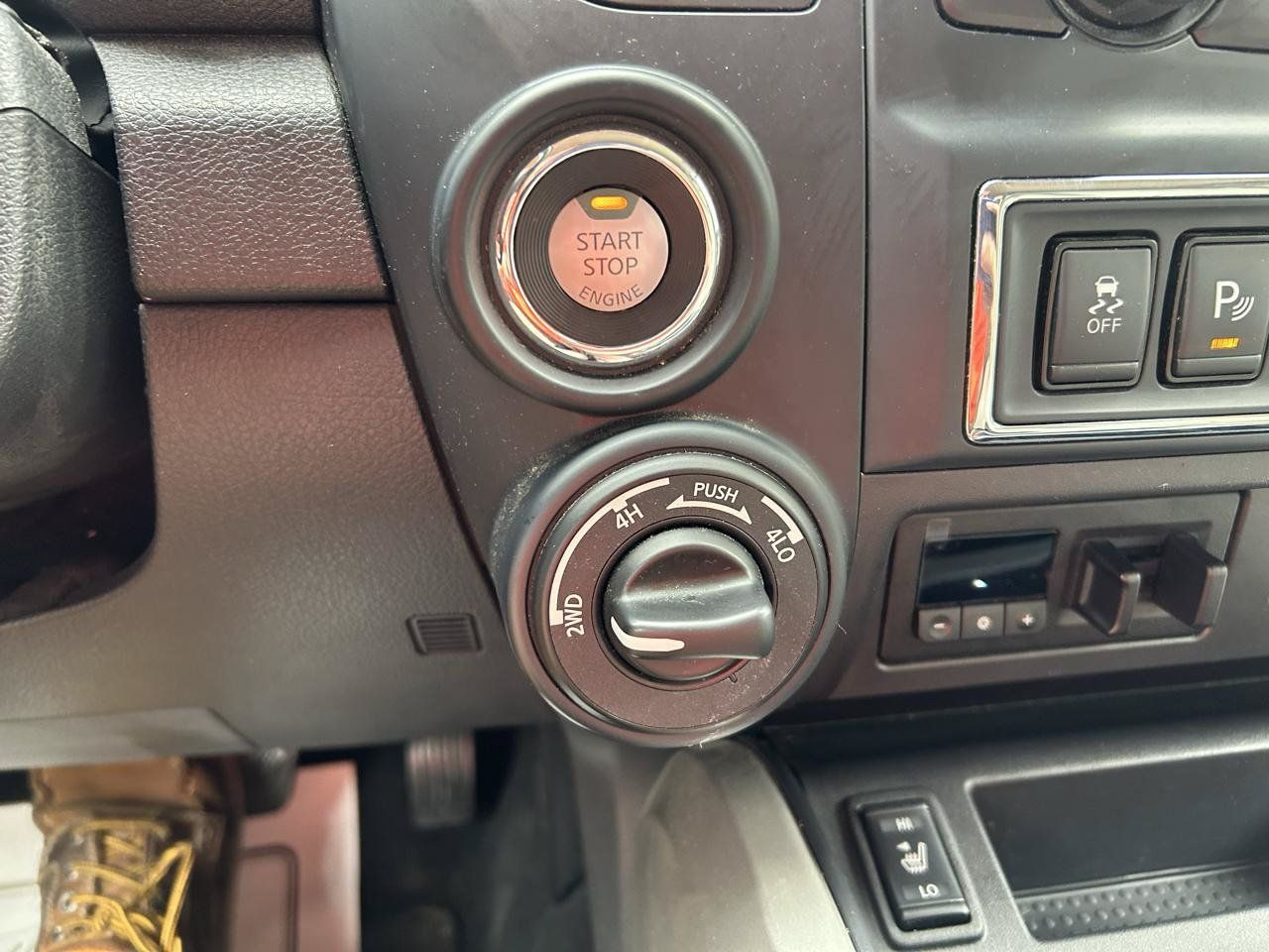 Used 2022 Nissan Titan SV w/ SV Convenience Package AWD/4WD image 24