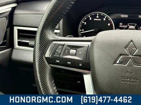 Used 2022 Mitsubishi Outlander SE image 28