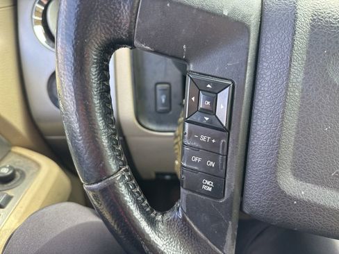 Used 2015 Ford Expedition XLT w/ Equipment Group 202A AWD/4WD image 16