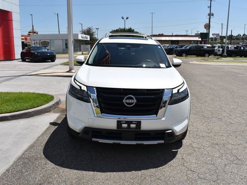Used 2025 Nissan Pathfinder Platinum w/ Cargo Package FWD image 19