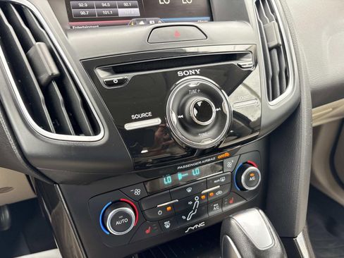 Used 2015 Ford Focus Electric Hatchback image 32