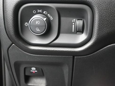 Used 2023 RAM 1500 Big Horn AWD/4WD image 15