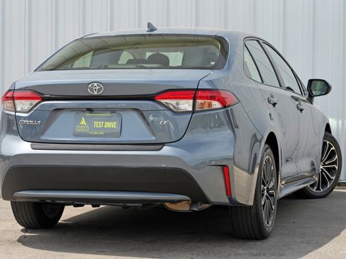 Used 2020 Toyota Corolla LE FWD image 4