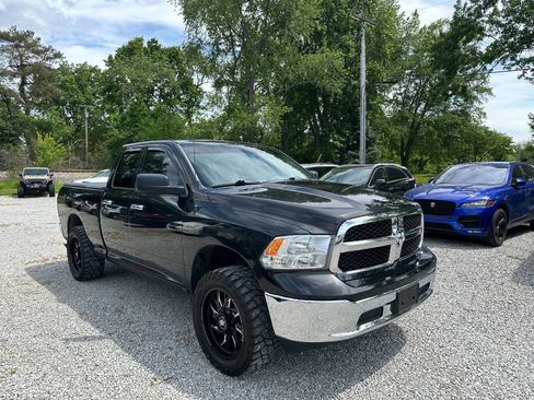 Used 2017 RAM 1500 Classic SLT AWD/4WD image 3