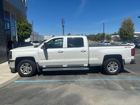 Used 2018 Chevrolet Silverado 1500 LT w/ Max Trailering Package AWD/4WD image 2