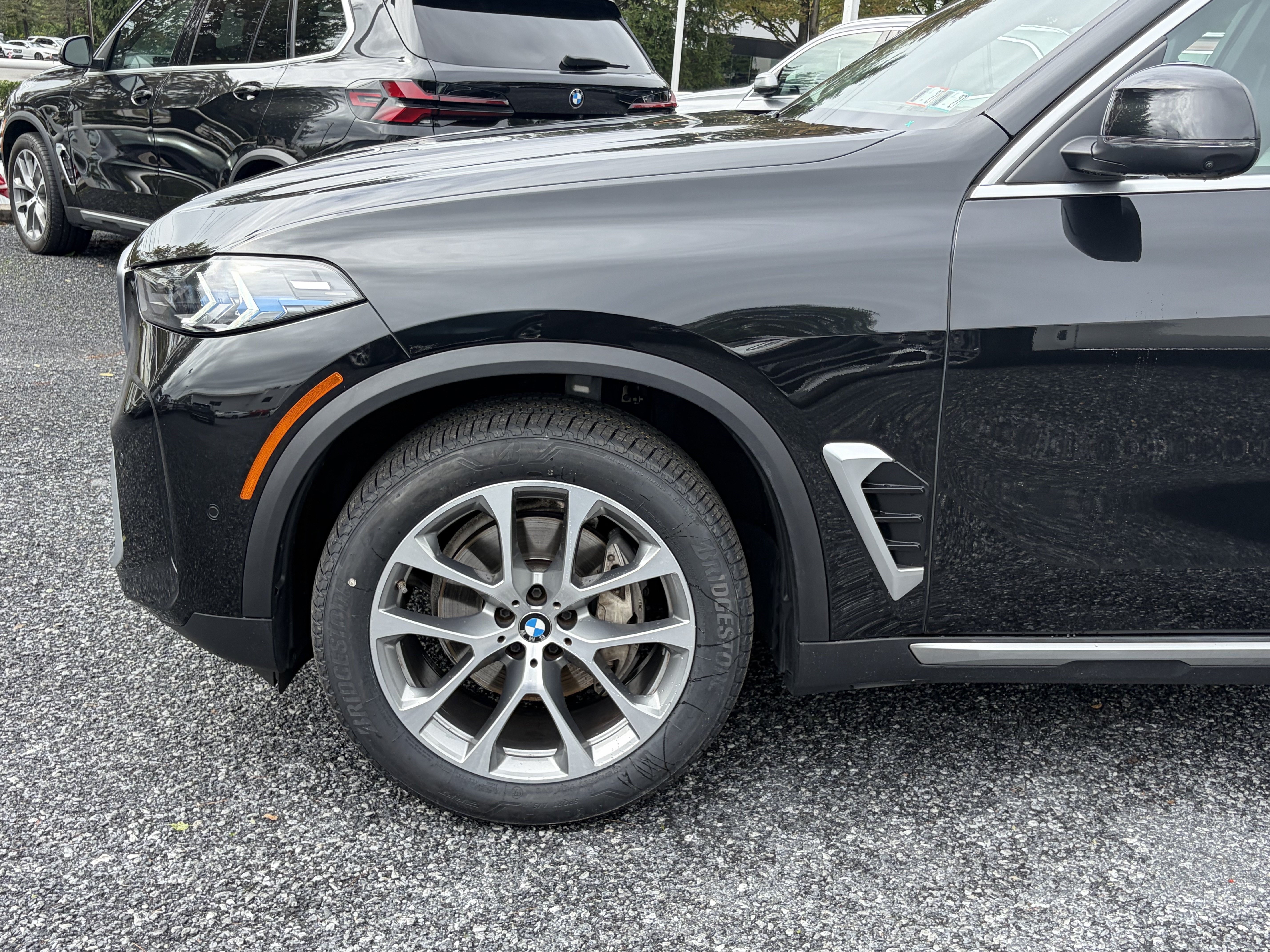 Certified 2024 BMW X5 xDrive40i w/ Premium Package AWD/4WD image 4