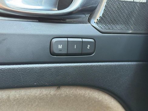 Certified 2023 Volvo XC40 B5 Plus w/ Protection Package Premier image 17