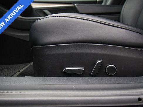 Used 2022 Tesla Model 3 image 41