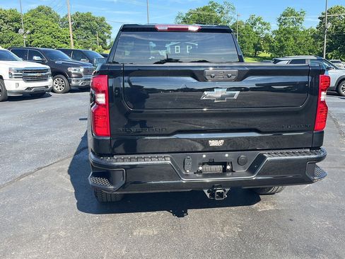 Used 2024 Chevrolet Silverado 1500 Custom w/ Turbomax Blackout Package AWD/4WD image 4