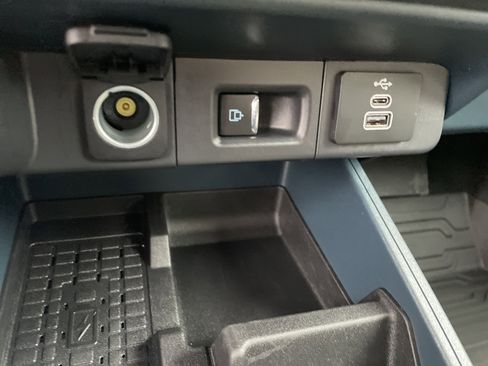 Used 2025 Ford Maverick Lariat w/ 4K Tow Package image 35