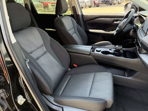 Used 2025 Nissan Rogue SV AWD/4WD image 26