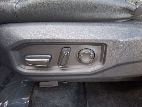 Used 2023 Toyota Tundra SR5 w/ SR5 Premium Package image 16