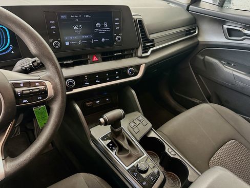 Used 2025 Kia Sportage LX image 25