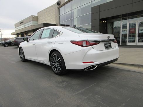 Used 2025 Lexus ES 350 w/ Premium Package image 5