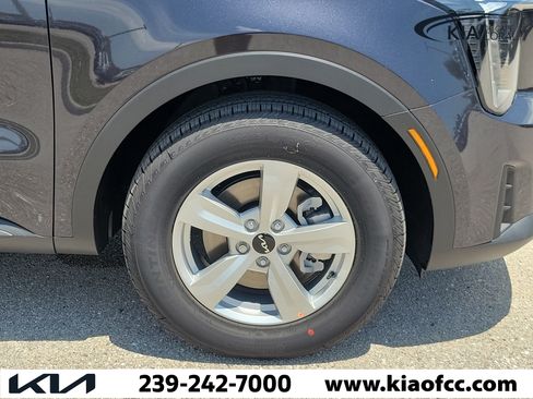 New 2026 Kia Sorento LX FWD image 7