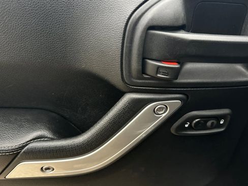 Used 2016 Jeep Wrangler Rubicon image 13